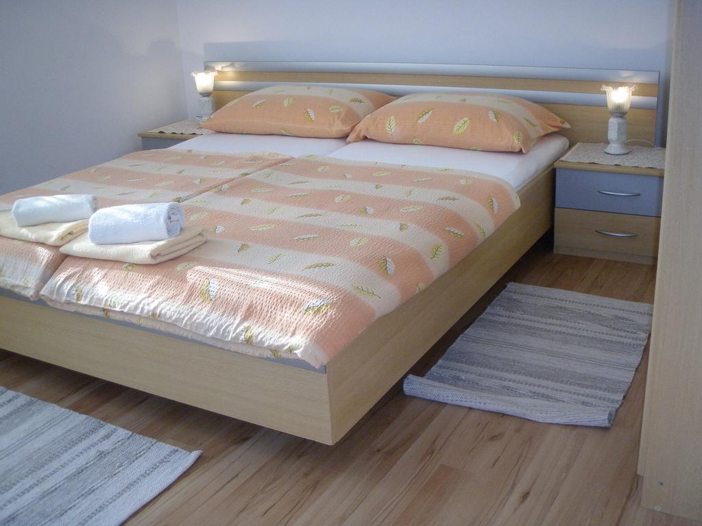 Apartments Barbara โปเรช ภายนอก รูปภาพ
